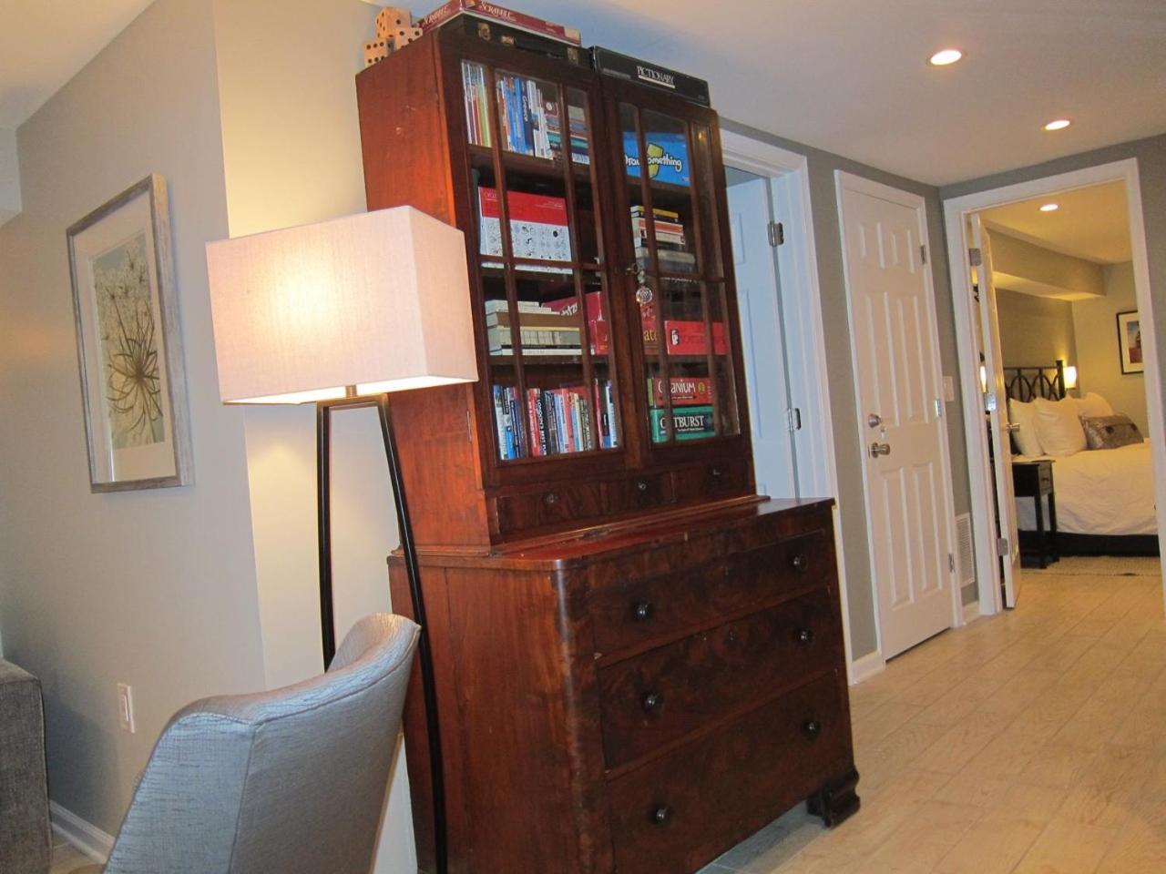 Stylish Renovated Flat, Central, Walk To Dc Sights Вашингтон Екстериор снимка